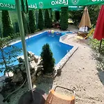 Apartments Daut\'S Tower